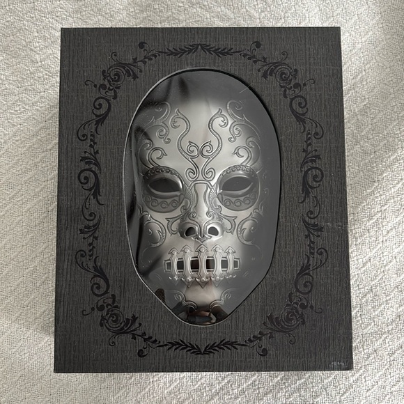 Harry Potter Dark Arts Kit, Tom Riddle’s Diary, Death Eater’s Mask - Picture 1 of 4